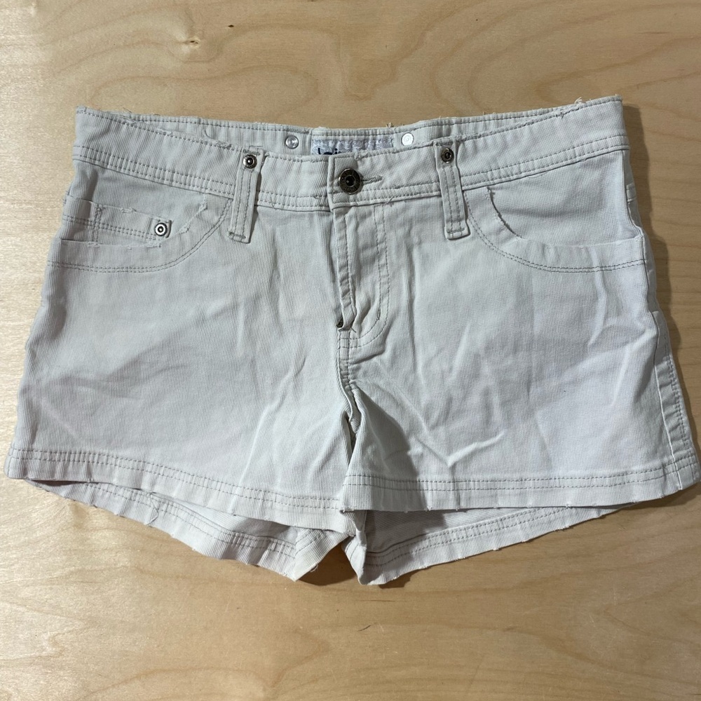 LEI Women's Beige Cargo Shorts 9 (ET)
